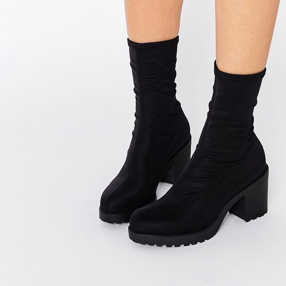 Vagabond Shoes - Vagabond Women's Grace Black Chunky Sock Boots